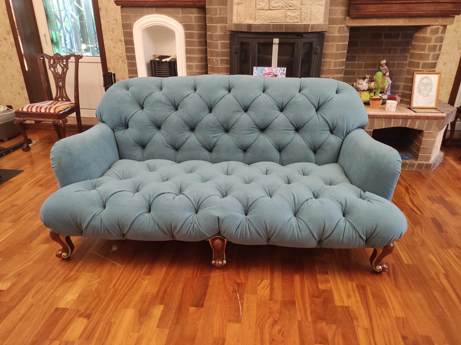 Перетяжка дивана. Мураши