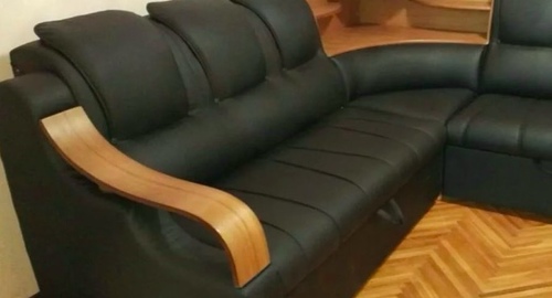 Перетяжка кожаного дивана. Мураши